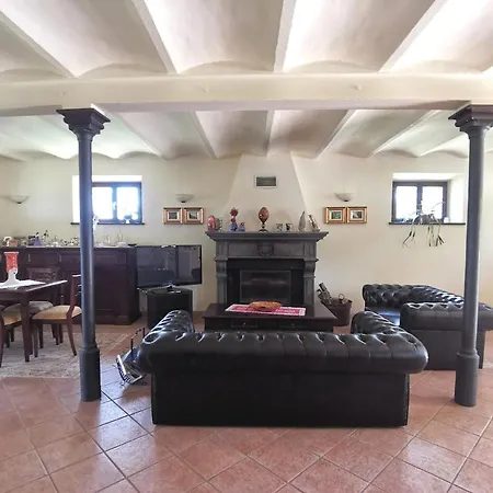 Giulia, A Splendid In The Marche Region Villa
