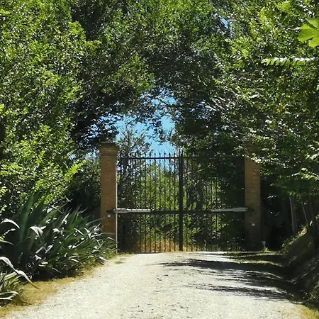 Villa Giulia, A Splendid In The Marche Region